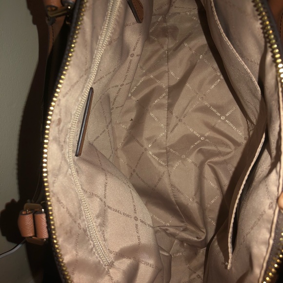 michael kors satchel - Picture 4 of 6